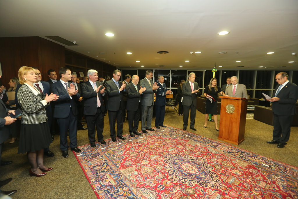Edson Fachin toma posse como ministro substituto do TSE