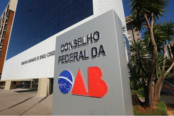 Nota de apoio à criminalização da violação das prerrogativas