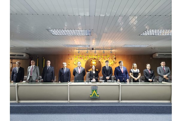 Santa Cruz fala em defesa da democracia ao receber título de cidadão de Campina Grande